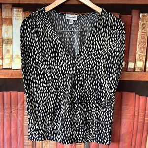 Veronica M Sleeveless Navy Blue & cream V neck Size Small